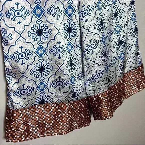 TOPSHOP Satin Culottes, Blue geometric pattern, zipper in back, EUC Size 4 - Picture 2 of 5